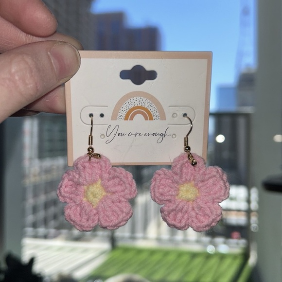 Pink flower crochet 🌸 earrings -perfect for this season, a festival, etc;!! - Picture 5 of 5